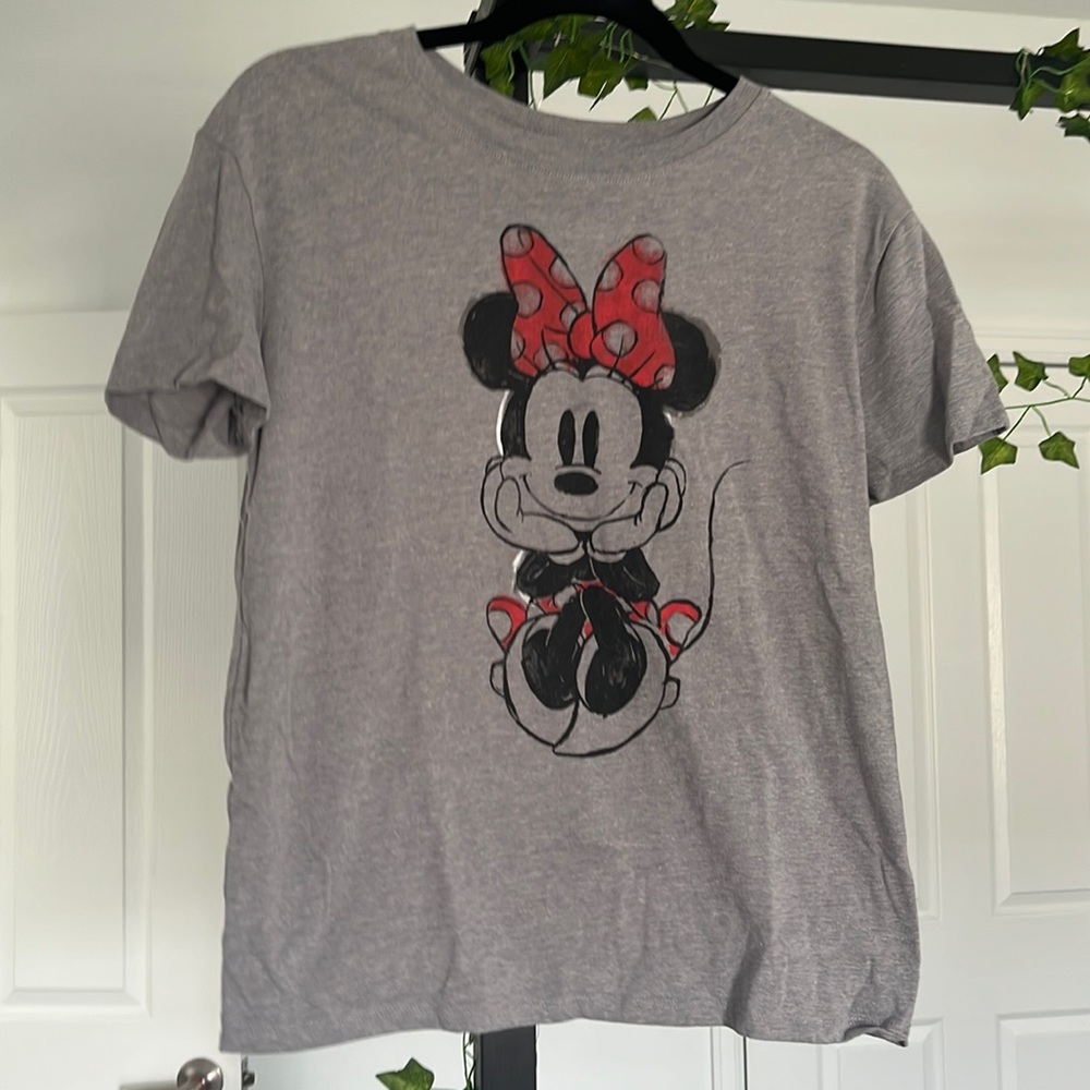 Minnie Mouse shirt